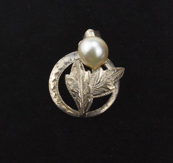 Vintage Sterling Silver Leaf Pendant with Pearl - image 1