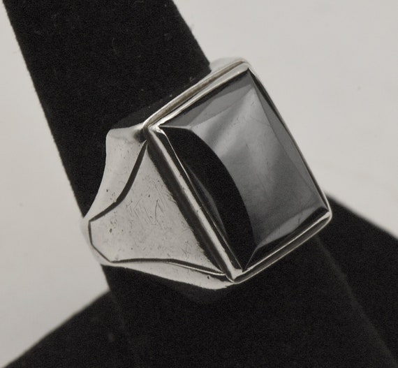 Uncas - Vintage Hematite Sterling Silver Ring - S… - image 1