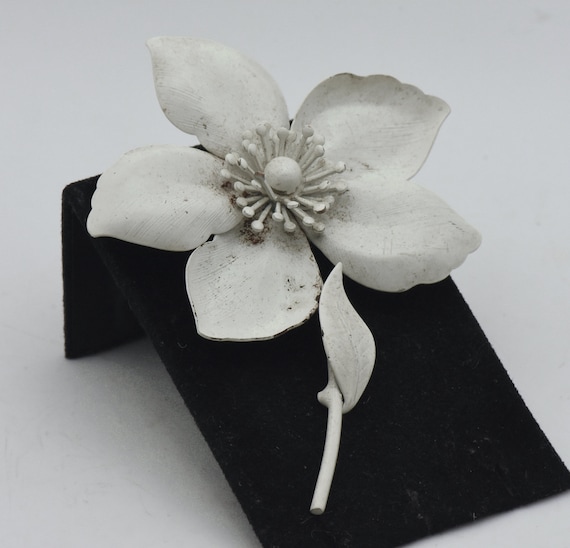 Vintage White Painted Metal Flower Brooch - image 2