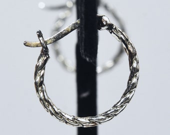 Kleine gedraaide sterlingzilveren oorringen