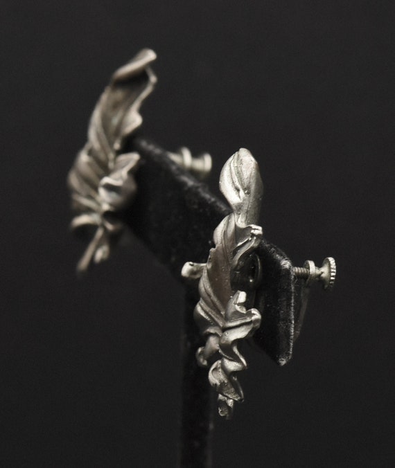 Vintage Sterling Silver Leaf Screw Back Earrings - image 6