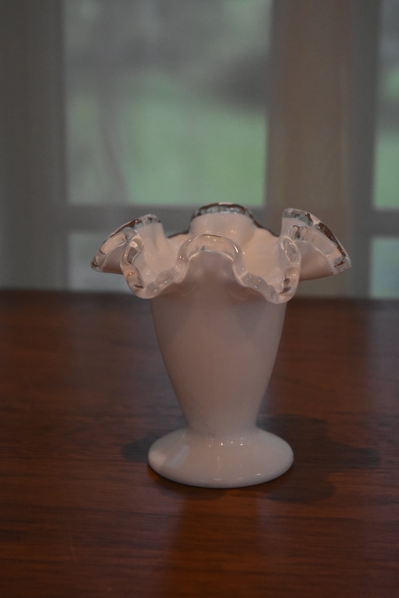 Fenton - Vintage Milk Glass Ribbon Top Vase - Etsy