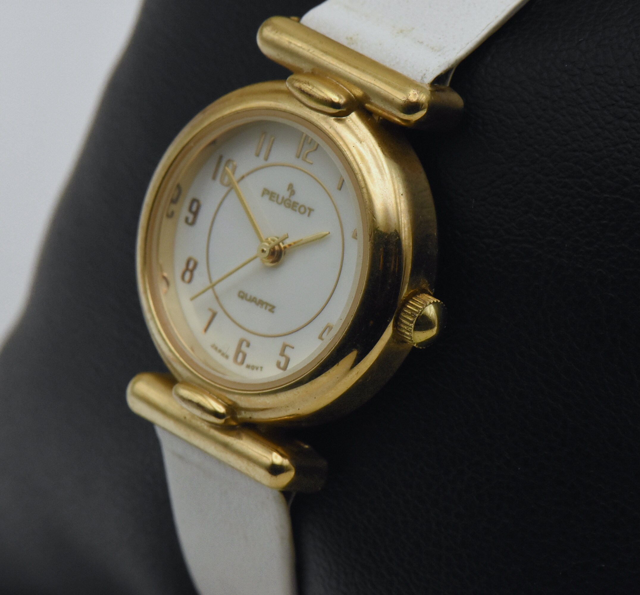 Peugeot - Vintage Quartz Movement Wristwatch - Etsy display picture 2