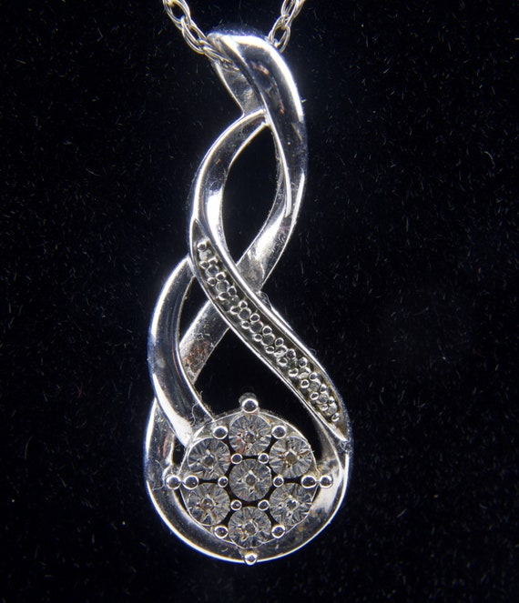 Sterling Silver Chain with Sterling Silver Pendant - image 1