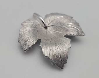 Krementz - Vintage Silver Tone Curled Maple Leaf Brooch