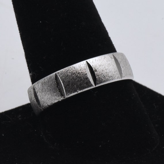 Silver Tone Brushed Metal Texture Band - Size 10.… - image 2