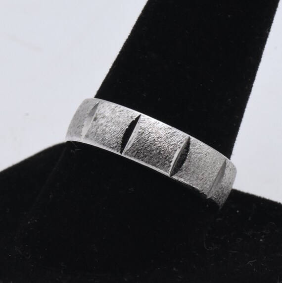 Silver Tone Brushed Metal Texture Band - Size 10.… - image 4