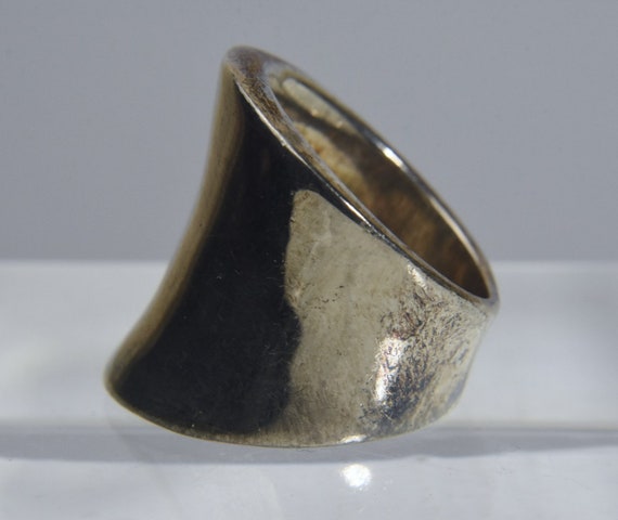Fine .999 Solid Silver Saddleback Ring - Size 6 - image 1