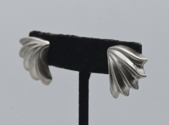 Vintage Sterling Silver Scallop Earrings - image 6