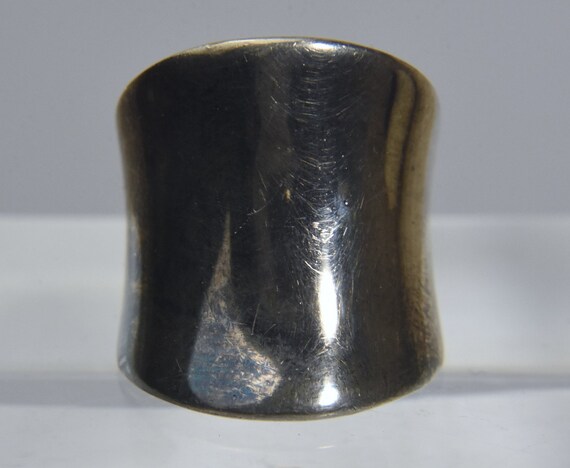 Fine .999 Solid Silver Saddleback Ring - Size 6 - image 3