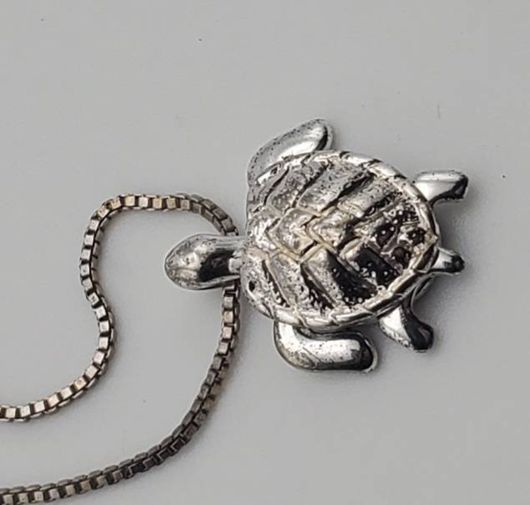 Turtle Chain Articulated Sea Turtle Pendant Chain Necklace - 18.25