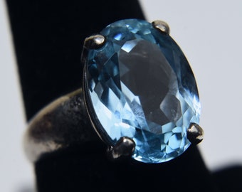 Sterling Silver Blue Topaz Ring - Size 7.75
