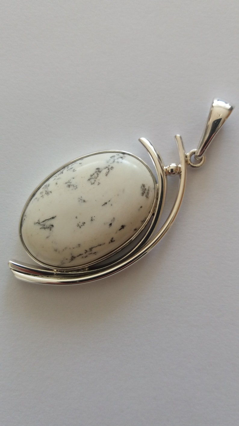 Pendant SILVER WITH Howlit image 3