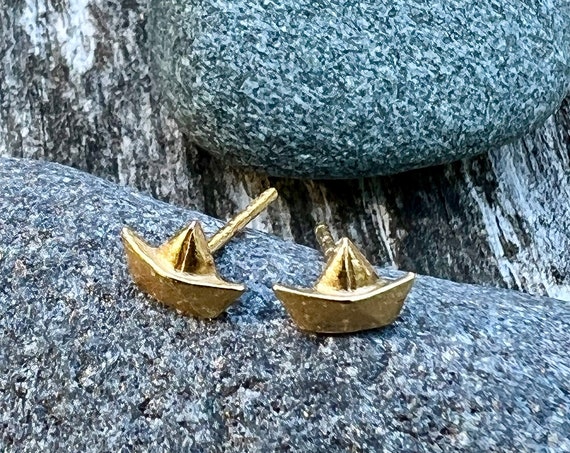 Earrings small paper sailboat 22 carat gold plated paper boat studs ship maritime of low tide and tide®