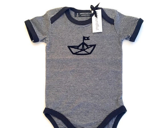 Baby Body Paperboat - Paper ship, blue and white striped, Hamburger Jung, Baby Gift Hamburg, Newborn, ebbe und flut®