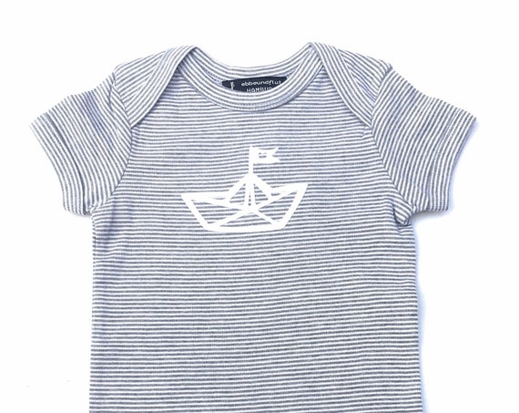 Maritime baby player Paperboat - Fair Trade & Organic - Baby romper Paper boat, grey white striped, ebb and flow®