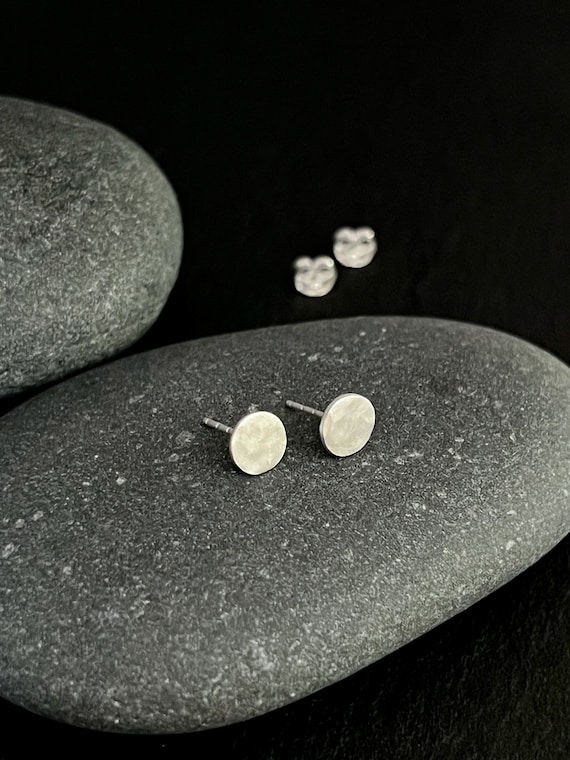 Ebb and Flow North Sea mini stud earrings matt silver-plated - Round matt silver-plated - Earrings mini by ebbe und flut®