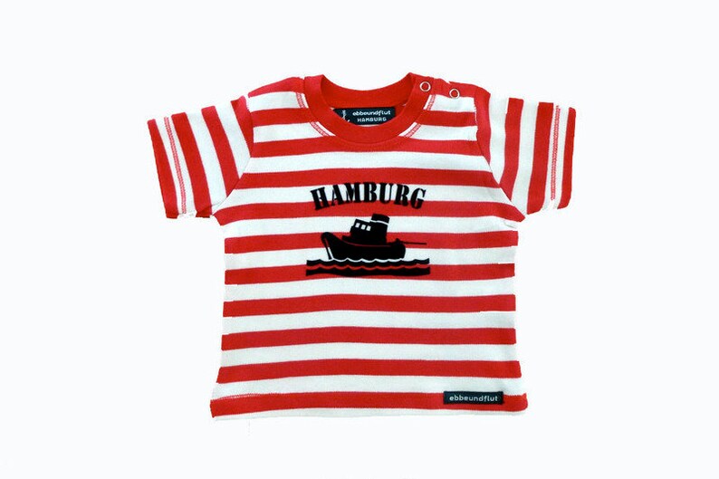 Ebbe und Flut Maritimes Baby Shirt SCHLEPPER HAMBURG Fair Trade & Organic Hamburg Geschenke, Baby Geschenk zur Geburt, ebbe und flut® Bild 1