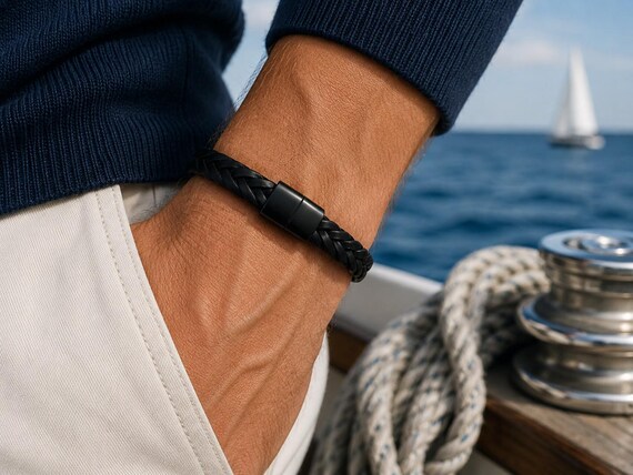 Herrenarmband Robustes schwarzes Fischschwanz Lederarmband aus geflochtenem Leder - schmal