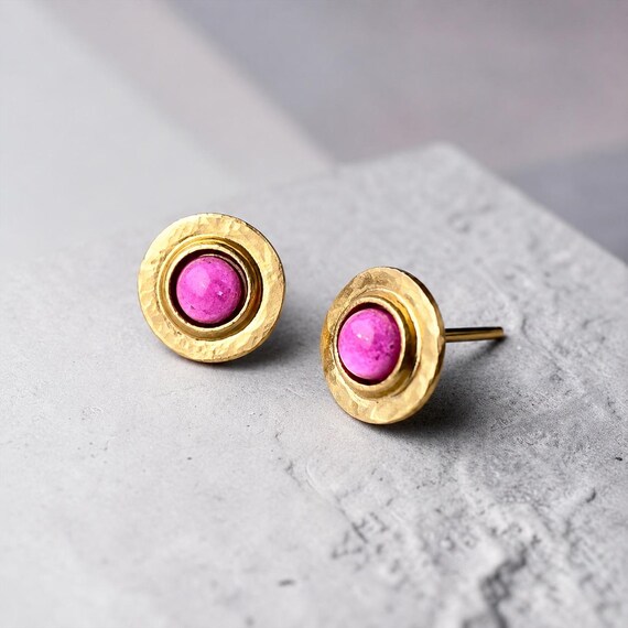Ebb and Flow Stud Earrings Baltic Gold Fuchsia - Round 22K matte gold plated with glass stone
