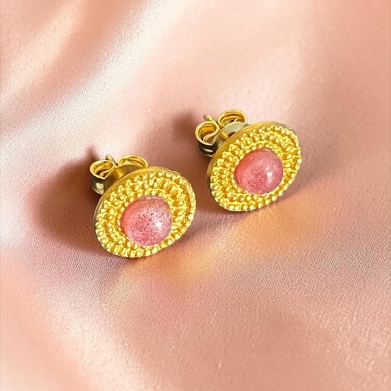Aurelia Sunset red Baltic Gold stud earrings - 22K gold-plated stud earrings with pink glass stone - Maritime jewelry art - handmade