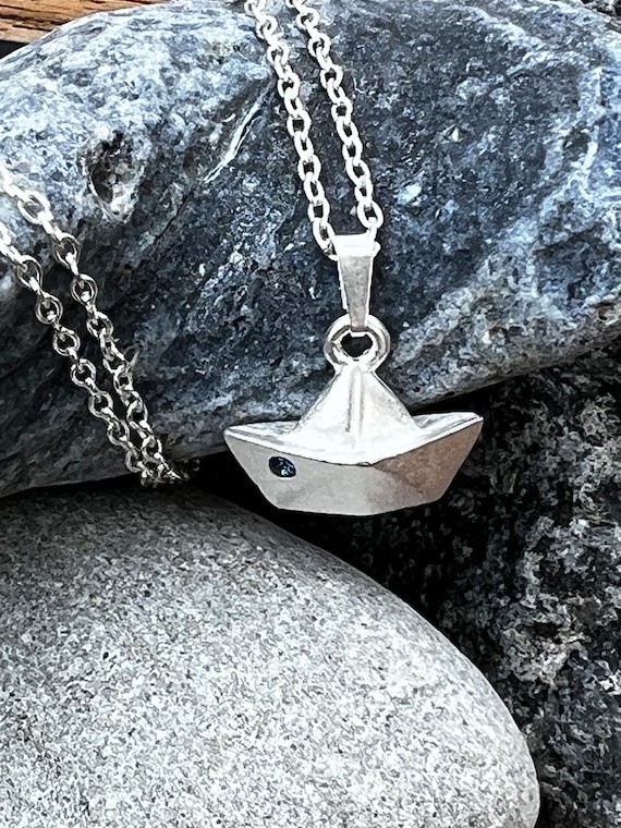 Ebb and flow necklace paper boat - necklace with silver-plated pendant - maritime paper boat necklace stone dark blue ebb and flow®