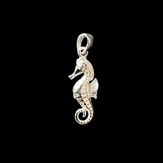 Ebb and flow seahorse made of silver - small seahorse pendant made of 925 silver