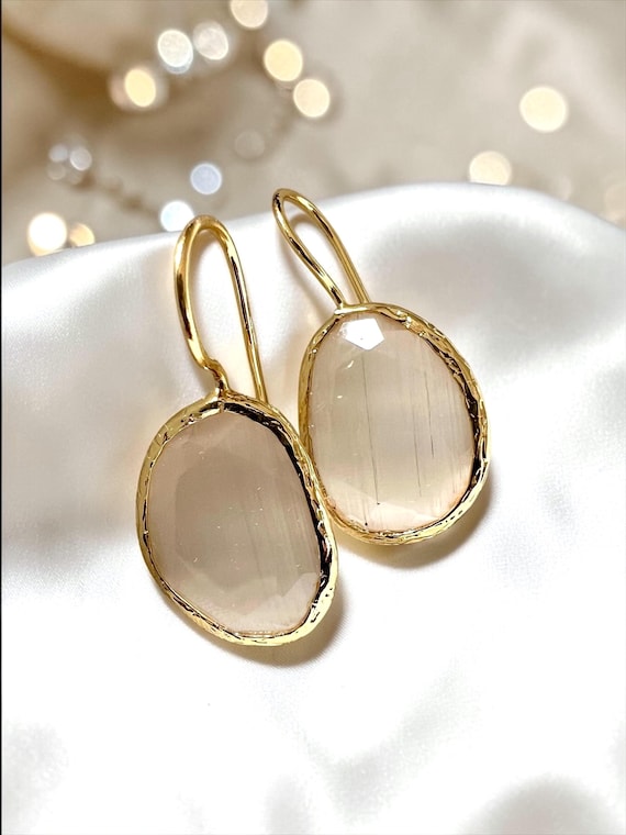 Ebbe und Flut Ohrhänger Gold weiß Cat-Eye - Ostseegold Ohrringe minimalistisch elegant, Geschenk für Sie