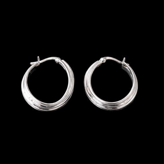 Ebb and Flow Hoop Earrings Silver Breeze - Elegant hoop earrings in 925 silver | Nautical earrings | Timeless & Lightweight