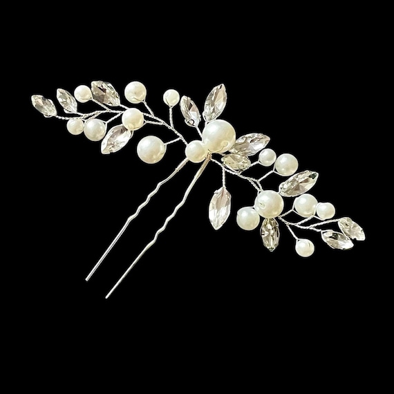 Bridal hairpin with pearls and crystals, hair accessory, bridal, boho style, delicate, romantic. Vintage-style bridal hairstyle hairpin.