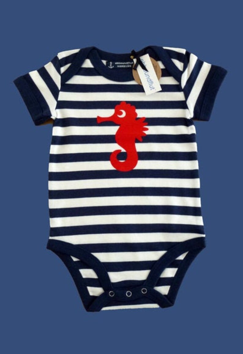 Ebbe und Flut maritimer Baby-Body Seepferdchen blau weiß gestreift Baby Geschenk zur Geburt, Seepferdchen, ebbe und flut® Bild 1