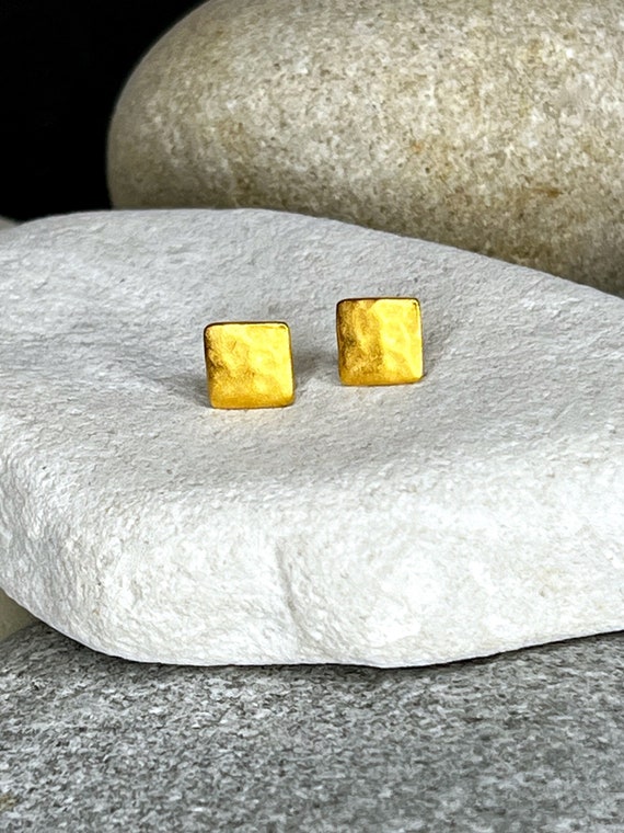 Ebbe und Flut ear studs Baltic Sea gold square small - 22K matt gold plated - earrings from ebbe und flut®