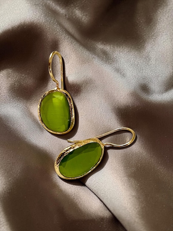 Ebbe und Flut Ohrhänger Gold grün Cat-Eye - Ostseegold Ohrringe minimalistisch elegant, Geschenk für Sie