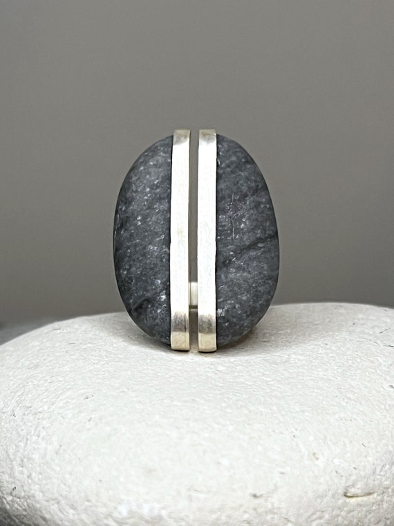 Ebb and flow silver ring pebble stone natural gray marbled #57 - twin ring silver pebble Baltic Sea North Sea from ebbe und flut®