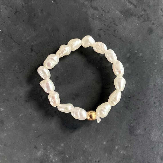 Ebb and Flow Pearl Ring - Freshwater pearl ring, stretchable, ring size approx. 55/56