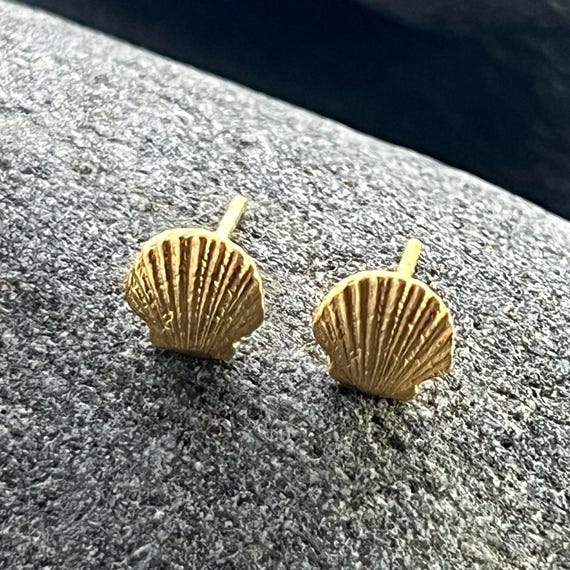 Ebbe und Flut (Ebb and Flow) Shell Stud Earrings, Mini Matte, 22K Gold Plated - Maritime Earrings by ebbe und flut®