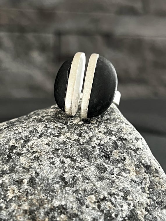 Ebb and Flow Silver Ring Baltic Sea Happiness small round - Pebble Natural Black #57 - Twin Ring 925 Silver Black Baltic Sea ebbe und flut®
