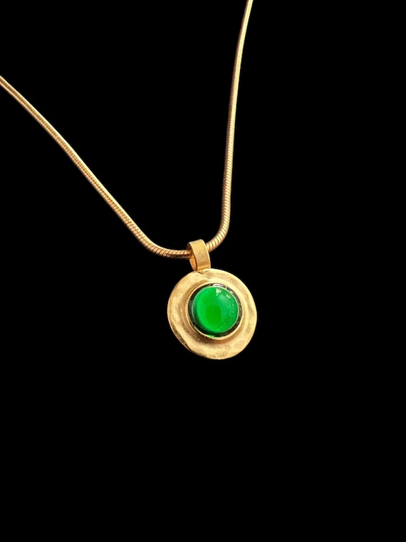 Ebb and Flow Necklace Baltic Gold Emerald Green - Snake chain 22K matte gold plated with round pendant green glass stone with silver leaf