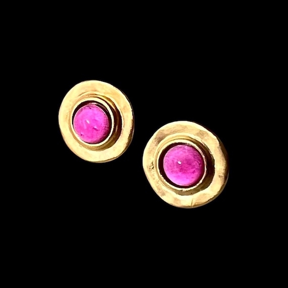 Ebb and Flow Stud Earrings Baltic Gold Fuchsia - Round 22K matte gold plated with glass stone