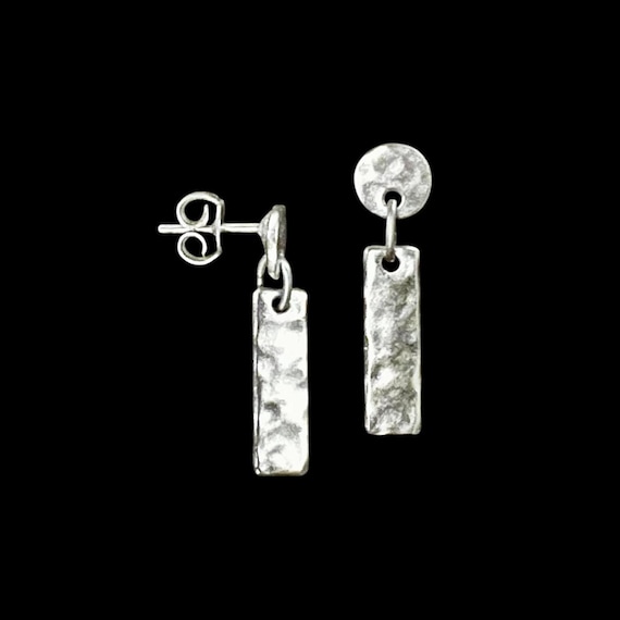 Ebb and Flow Stud Earrings Amrum - matte silver-plated, hammered look, geometric earrings