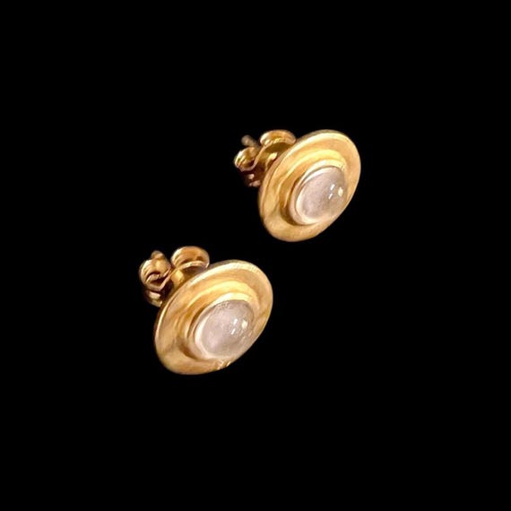Ebb and Flow Baltic Gold Pink Stud Earrings - Round 22 K matte gold-plated with pink glass stone and silver leaf - Earrings by ebbe und flut®