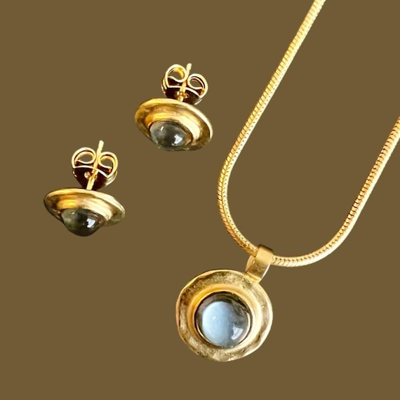 Ebb and Flow Necklace & Earrings Baltic Gold Grey - Set: Snake chain 22K matte gold plated, round pendant, earrings Baltic Gold grey