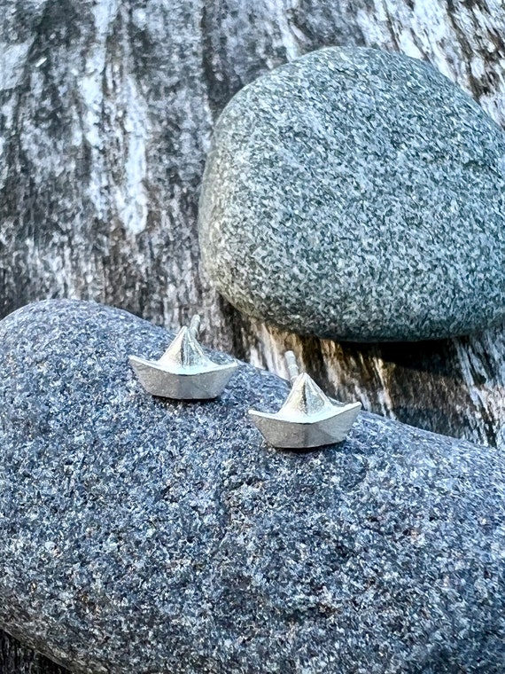 Ebb and flow stud earrings paper sailboat small silver plated, paper boat stud earrings ship maritime from ebbe und flut®