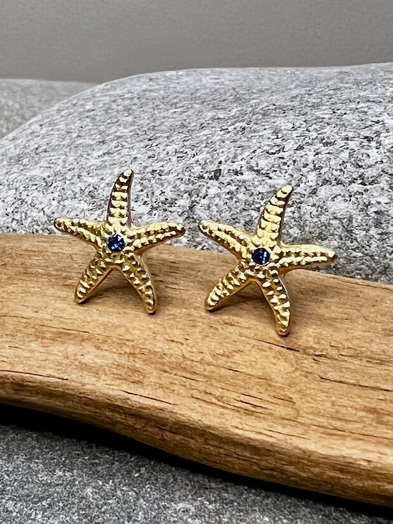 Ebb and flow stud earrings starfish 22K matt gold plated with rhinestones in blue - maritime earrings from ebbe und flut®