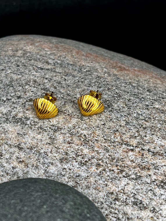 Ebb and flow ear studs cockle gold - earrings shell 18K gold plated, ebb and flow®