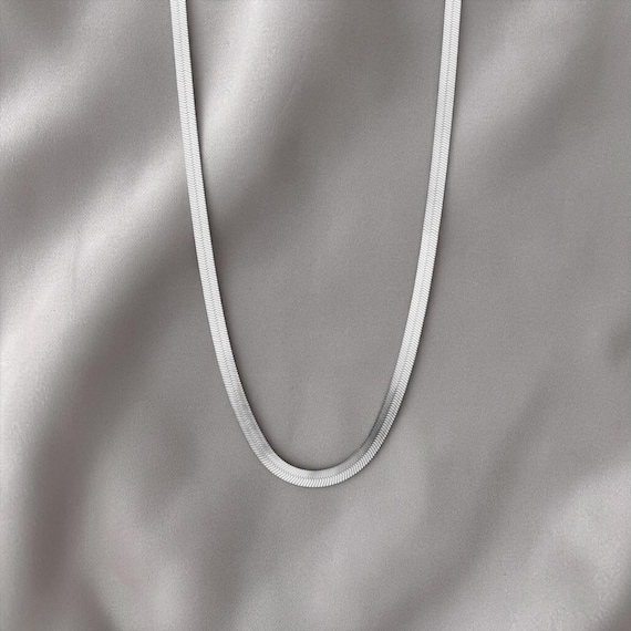 Silberne Schlangenkette Carla  - Herringbone Kette - elegante flache Halskette - minimalisitische Damenkette - Geschenk für Frauen