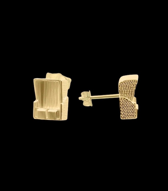 Ebb and Flow Beach Chair Stud Earrings, 18K Gold Plated - Beach Chair Earrings made of 18K gold-plated 925 sterling silver