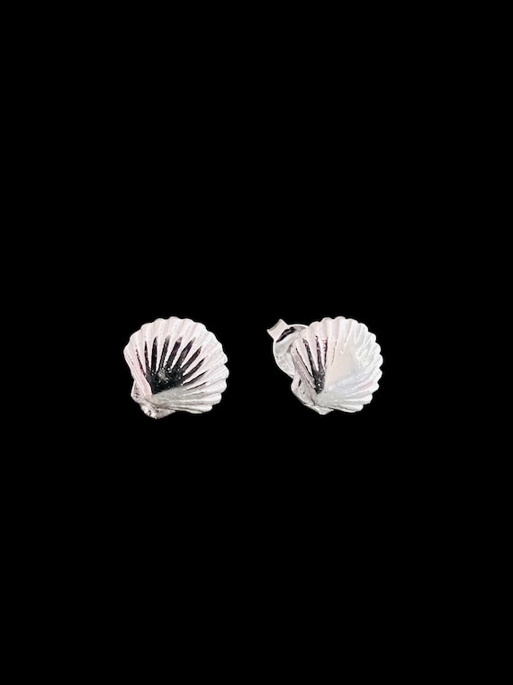 Ebb and Flow Shell Stud Earrings, Mini Silver - 925 Silver