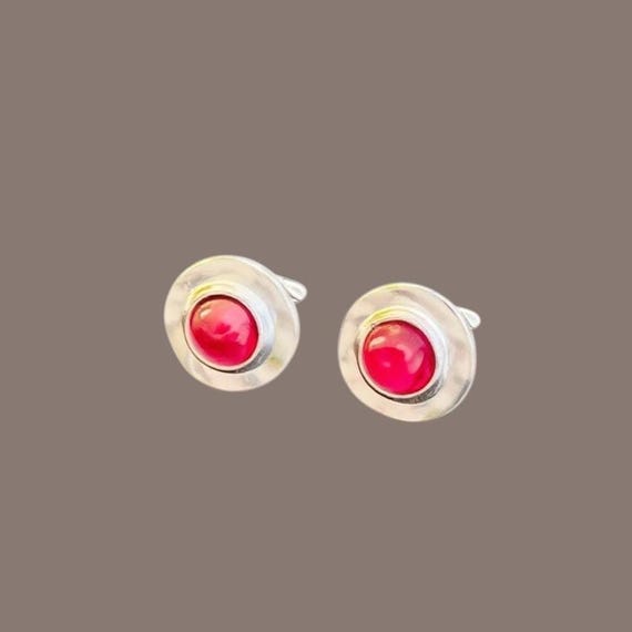 Ebbe und Flut Ohrstecker Nordseesilber fuchsia - Rund matt versilbert mit pinkfarbenemGlasstein mit Blattsilber, Ohrstecker rund