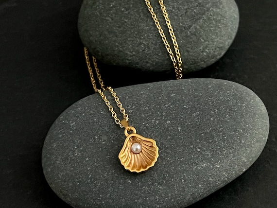 Ebb and flow necklace shell with pearl 22 carat gold plated - jewelry Baltic Sea shell with pearl